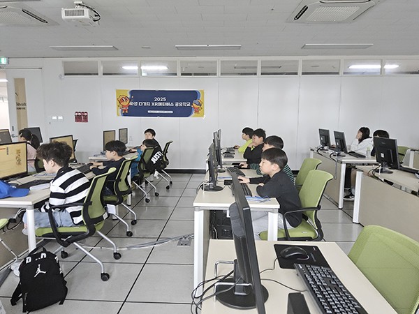 이한크리에이티브, '2025 화성 XR메타버스 공유학교' 여름방학 시즌 참가... - 뉴스 썸네일 이미지